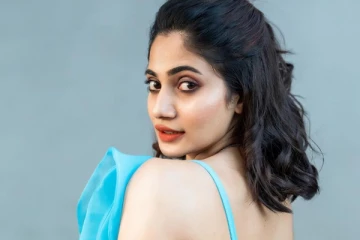 பட வாய்ப்புக்கு ரூட்டு போடும் நடிகை லாஸ்லியா.. புகைப்படங்கள் எல்லாம் அப்படி இருக்கு