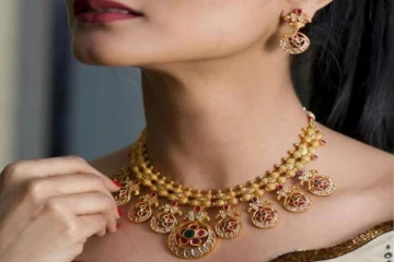 மக்களே.. நகை வாங்க இதுதான் சரியான நேரம் - எவ்வளவு தெரியுமா?