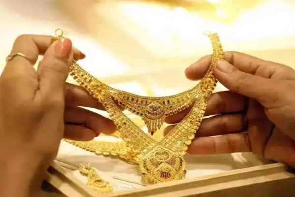 இலங்கையில் மீண்டும் அதிகரிக்கும் தங்க விலை! இன்றைய விலை விபரம் இதோ | Gold Price To Rise Again In Sri Lanka Today Price