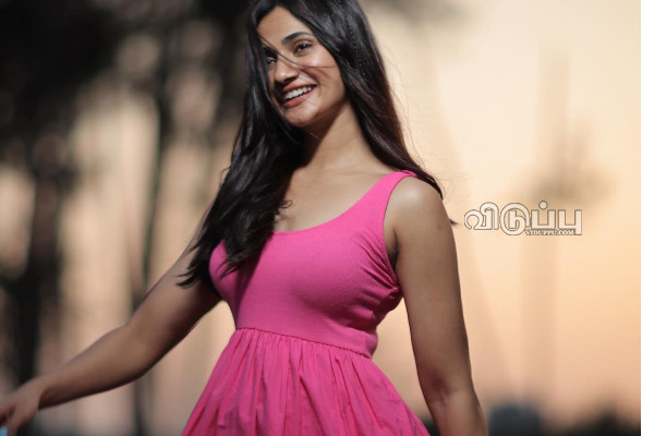 போட்டோஷூட்டில் எல்லைமீறும் நடிகை லாஸ்லியா!! கண்டபடி கலாய்த்து தள்ளும் ரசிகர்கள்.. | Biggboss Actress Losliya Latest Glamour Photoshoot