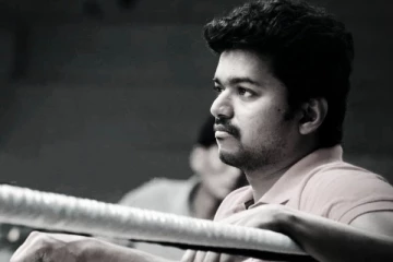 தளபதி விஜய் பாதுகாத்து வைத்திருக்கும் போட்டோஸ்! அப்படி அவர் யாருடன் எடுத்து கொண்டது தெரியுமா?