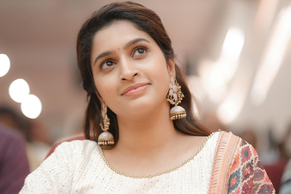 இதுவரை இல்லாத கவர்ச்சியில் தன்யா ரவிச்சந்திரன்.. கிறங்கும் இளசுகள் | Tanya Ravichandran Latest Photo