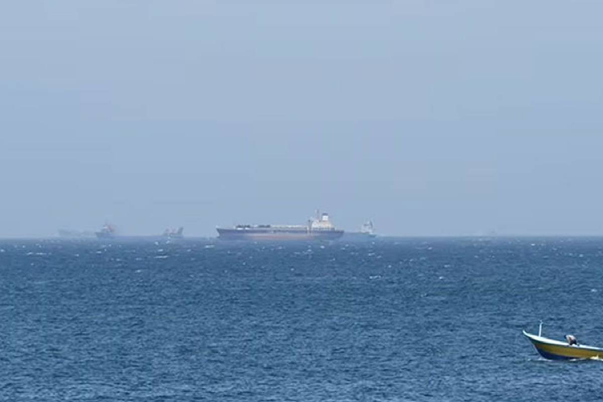 ஹோர்முஸ் நீரிணைக்கு அருகில் இரு கப்பல்கள் மீது தாக்குதல் | Two Ships Attacked Near The Strait Of Hormuz