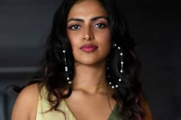 தோழியுடன் உடும்பு பக்கத்தில் நடிகை அமலாபால் செய்த செயல்! என்ன ஒரு தைரியம்..