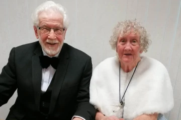 பெற்றோரால் பிரித்துவைக்கப்பட்ட காதலர்கள்; 60 ஆண்டுகள் கழித்து இணைந்த பிரித்தானிய ஜோடி!