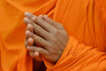 අවුරුදු 15ක දැරියක් දූෂණය කළ මහනුවර බහිරවකන්දේ විහාරයක හිමිනමකටත් වැඩ වරදී