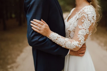 இலங்கையில் சினிமா பாணியில் நடந்த திருமணம்