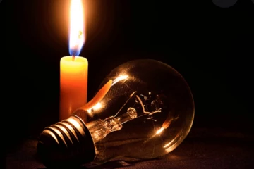 සති අන්තයට විශේෂ වූ විදුලි කප්පාදුව.. (PHOTOS)