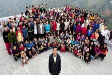 உலகில் மிகப் பெரிய குடும்பத்தின் தந்தை காலமானார்