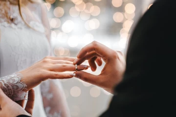 திருமணம் முடிந்த ஒரு சில நிமிடங்களில் மணமக்களுக்கு நேர்ந்த கதி!