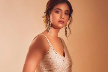 கீர்த்தி சுரேஷ் சேலையில் அப்படி ஒரு போஸ்.. அழகிய புகைப்படங்கள்