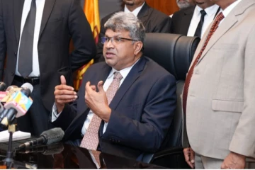 கலாநிதிப் பட்டம் தொடர்பாக நாடாளுமன்றம் விளக்கம்