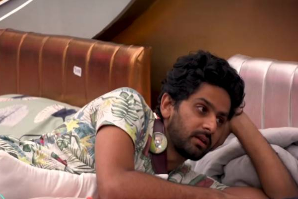 பிக்பாஸில் கமல் கேட்ட கேள்வி: பதில் அளிக்க முடியாமல் தவித்த இலங்கை பெண் ஜனனி! | Bigg Boss Kamal Ask Question Sri Lanka Girl Janany