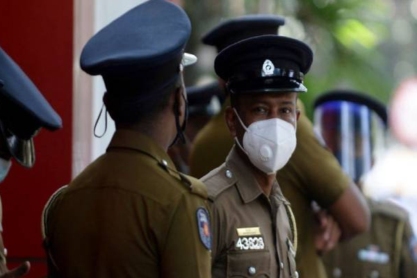 அம்பாறையில் இடம்பெறவிருந்த அதிர்ச்சி சம்பவம்: பொலிஸாரிடம் வசமாக சிக்கிய நபர் | Police Arrested A Person Tried To Kidnap Students