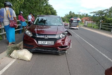 மூங்கிலாற்றில் விபத்து! இருவர் படுகாயம்