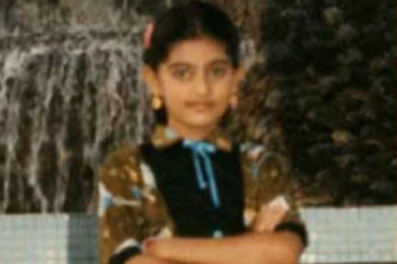 இந்த புகைப்படத்தில் இருக்கும் ரசிகர்கள் மனதை கொள்ளையடித்த நடிகை யார் தெரியுமா.. இதோ பாருங்க