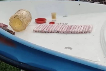 සියල්ලන් බිය ගන්වමින් වෙරළ තීරයෙන් හමු වූ දේ ..(PHOTOS)