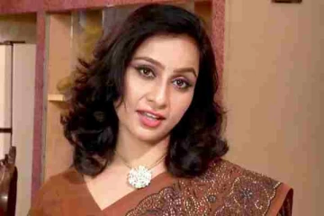 அம்மா சிறுவயதில் இறந்துவிட்டார், அப்பா எதையுமே பார்க்கவில்லை.. சீரியல் நடிகை எமோஷ்னல்