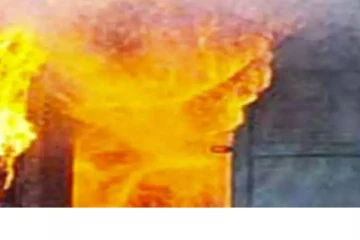 சிவகாசி அருகே பட்டாசு ஆலையில் மின்னல் தாக்கி தீ விபத்து