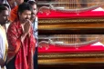 எம்.ஜி.ஆர் வழியில் முதல்வர் விஜய் - கோவிலுக்கு 1.6 கிலோ வெள்ளி வாள் காணிக்கை