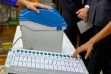 மாலை 5 மணி வரை தமிழகத்தில் 63.60 சதவீதம் வாக்குகள் பதிவு