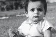 இந்த புகைப்படத்தில் இருக்கும் குழந்தை யார் தெரியுமா.. இவருடைய சொத்து மதிப்பு மட்டுமே ரூ. 6000 கோடி