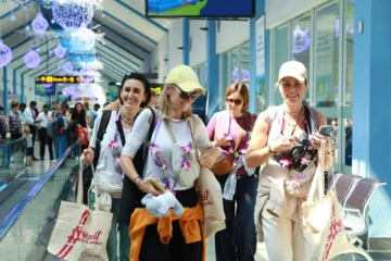 3 மாதங்களில் 6 இலட்சம் சுற்றுலாப் பயணிகள் இலங்கை வருகை