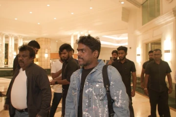 மீண்டும் இலங்கை வந்தார் யுவன்