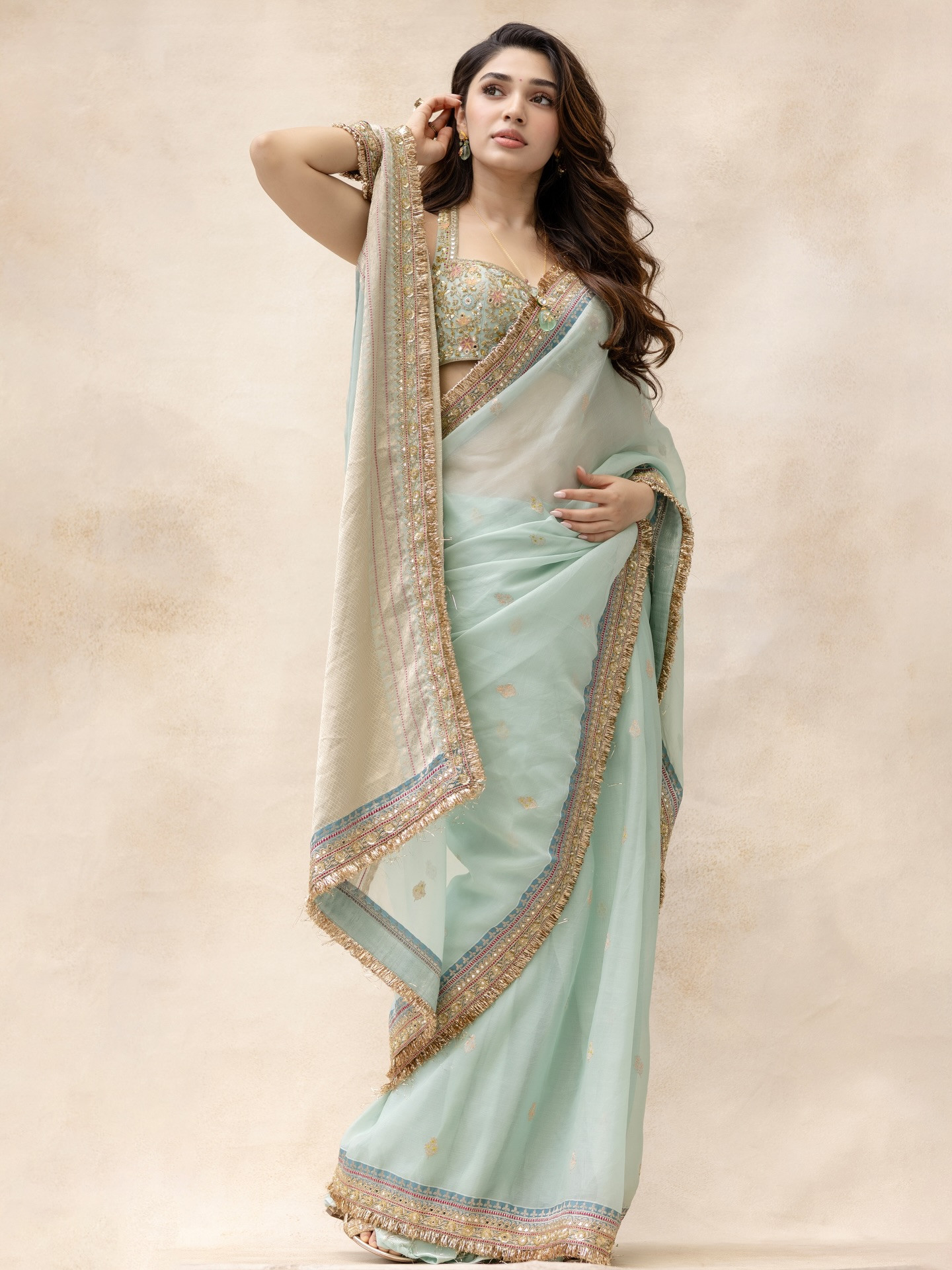 க்ரித்தி ஷெட்டி சேலையில் அழகிய போட்டோஷூட் 3 Gallery