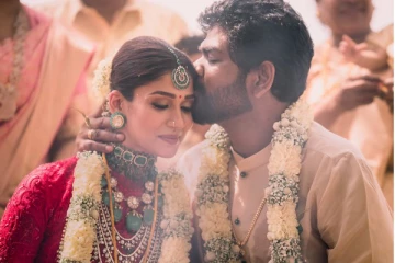 மாலை மாற்றும்போது விக்னேஷிடம் விளையாட்டு காட்டிய நயன்தாரா - வைரலாகும் புகைப்படம்