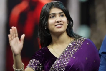 ஹீரோயின்களை மிஞ்சும் இளம் சென்சேஷனல் தயாரிப்பாளர் ரியா ஷிபுவின் அழகிய புகைப்படங்கள்..