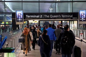 பிரித்தானியா பிரஜைகளுக்கு பயணக் கட்டுப்பாடுகளை தளர்த்தியது ஸ்பெயின்