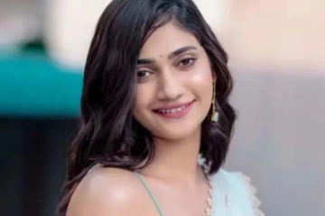 தொடை தெரியும்படி குட்டையான கவுனில் நடிகை லொஸ்லியா! வைரல் புகைப்படம்