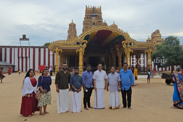 யாழ் நல்லூர் கோவில் விசேட வழிப்பாட்டில் சபாநாயகர் | Speaker S Visit To Nallur