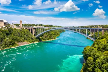 பயணக்கட்டுப்பாடுகளை நெகிழ்த்தும் கனடா: எப்போது தெரியுமா?