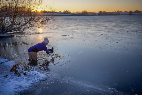 பனிப்பொழிவு தீவிரம்... பிரித்தானியாவில் நூற்றுக்கணக்கான பாடசாலைகளுக்கு விடுமுறை | Snow Ice School Closures