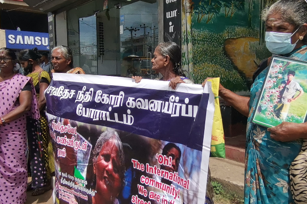 நீதி கிடைக்கும் வரை போராடிக் கொண்டே இருப்போம் : காணாமல் ஆக்கப்பட்டோரின் உறவுகள் (Photos) | Continu Fight Until Justice Done Relations Missing