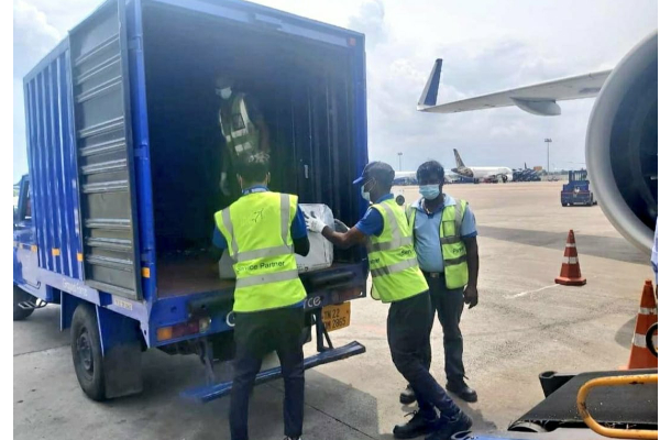 தமிழகத்துக்கு கூடுதலாக 1.4 லட்சம் கோவாக்சின் தடுப்பூசிகள்..! | Covaxin Hyderabad Chennai Receive