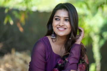 அழகில் சொக்கும் வாணி போஜன்.. எல்லை மீறி வர்ணிக்கும் இளசுகள்