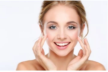 தேவதை போல ஜொலிக்க இந்த ஒரே ஒரு பொருள் போதும்....இப்படி யூஸ் பண்ணுங்க!