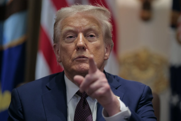 கனேடிய உரம் மீது கடுமையான வரிகள் விதிப்போம்: அமெரிக்க ஜனாதிபதி ட்ரம்ப் | Trump Threaten Canada By Severe Fertilizer Tariffs