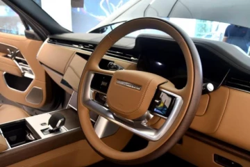 අලුත්ම රේන්ජ් රෝවර් එකට ලංකාවේ ලොකු ඉල්ලුමක්