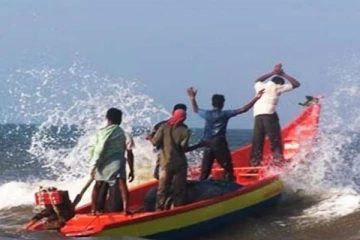 தமிழக கடற்தொழிலாளர்கள் 10 பேர் கைது