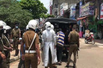 யாழில் அபாயகரமான ஆயுதங்களுடன் கைதான இரு இளைஞர்கள்