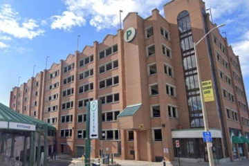 கனடாவில் கட்டிடத்தின் ஏழாவது மாடியில் இருந்து கீழே விழுந்த 24 வயது இளம்பெண் உயிரிழப்பு!