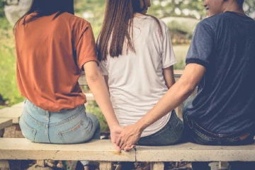 1 மனைவி, 4 காதலிகளுடன் வாழ்ந்த நபர் - 4 ஆண்டுகளுக்கு பின் தெரியவந்த அதிர்ச்சி!