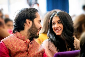 அம்பானி வீட்டு மருமகள்- யார் இந்த அழகி ராதிகா மெர்சன்ட்?