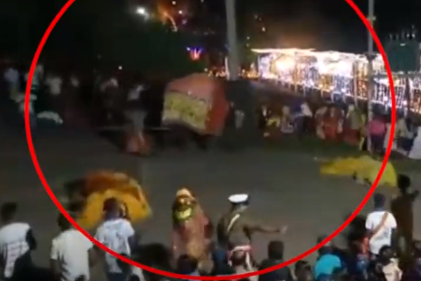எசல பெரஹெர விழாவில் யானையால் குழப்பம்!(Photos) | Elephant Esala Perahera Confusion