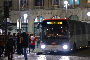 பிரான்ஸில் ஓய்ந்த கவலரங்கள்; வழமைக்கு திரும்பிய போக்குவரத்து சேவைகள்!