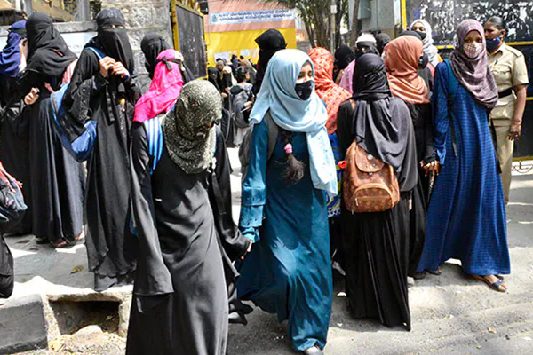 ஹிஜாப் தீர்ப்பு எதிரொலி..நாளை கர்நாடகாவில் இஸ்லாமிய அமைப்புகள் போராட்டம்..! | Hijab Issue Case Islamic Group Protest Announce